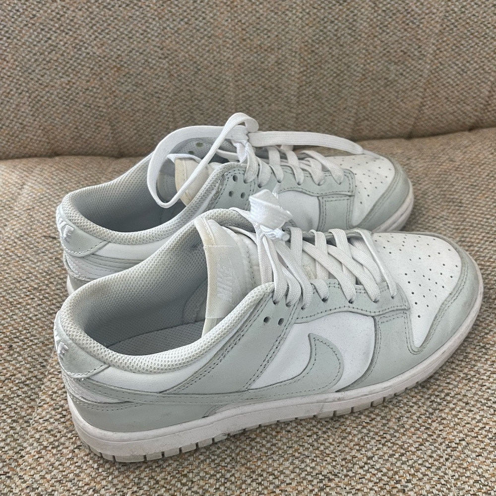 Nike low dunk women’s photon dust